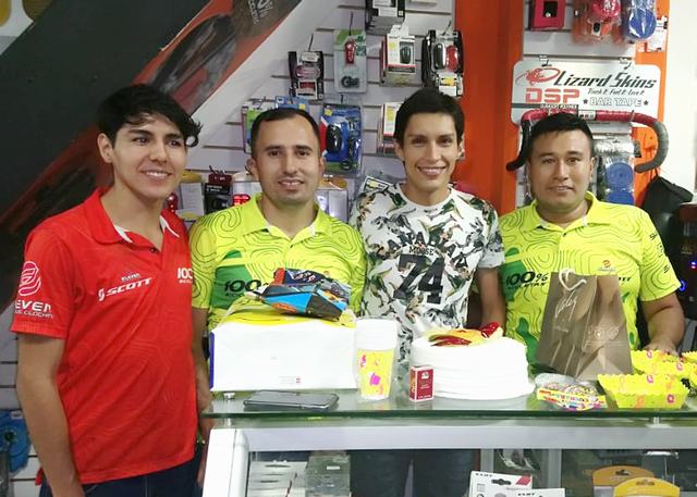 Giovanny Gutiérrez, Josef Novoa, El Cumpleañero William Alexander Sánchez y Luis Carlos Rubiano.